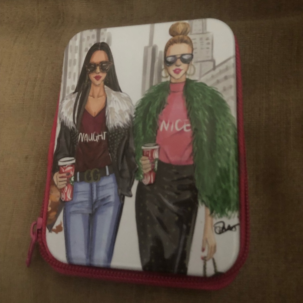 Rare Saba by Rongrong Devoe Zippered Case- 706 $35 or $30 w/offer
